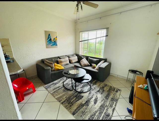 2 BEDROOM APARTMENT FOR SALE IN WATERVAL EAST